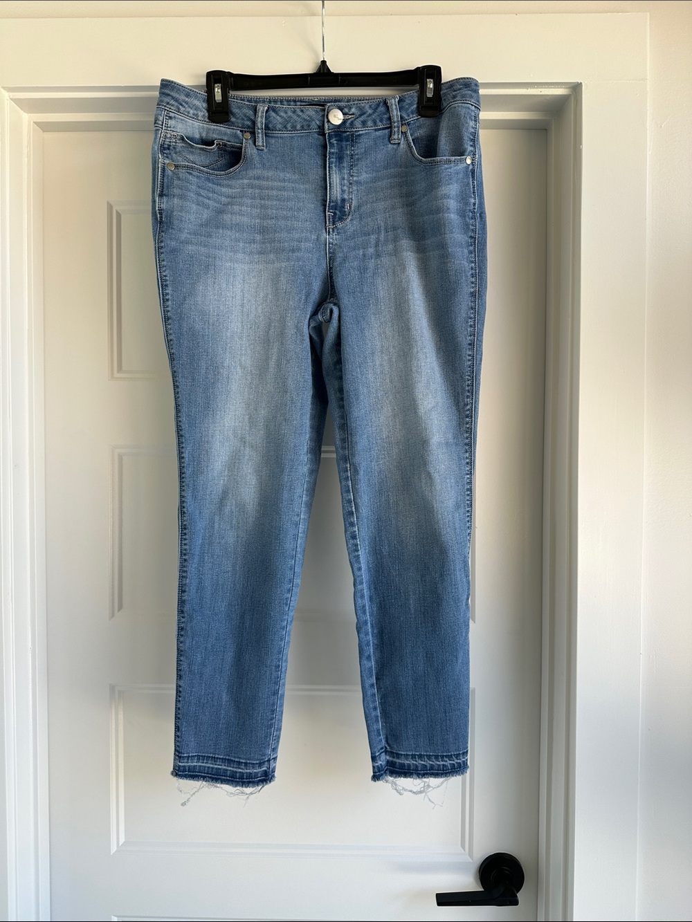 1822 Denim Light Blue Cropped Ankle Jeans